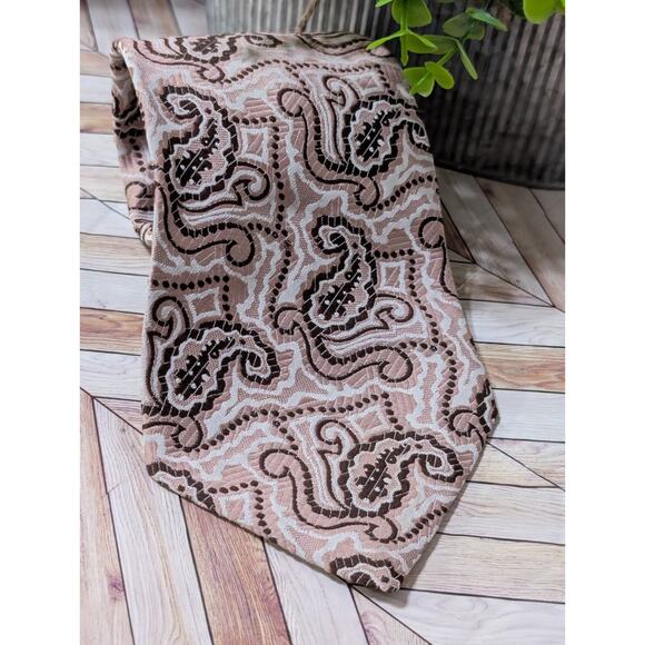 Vintage 100% Dacron Polyester Brown Tan White Paisley Necktie Tie Textured VTG - Picture 2 of 5